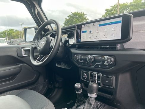 New 2026 Jeep Gladiator Sport image 25