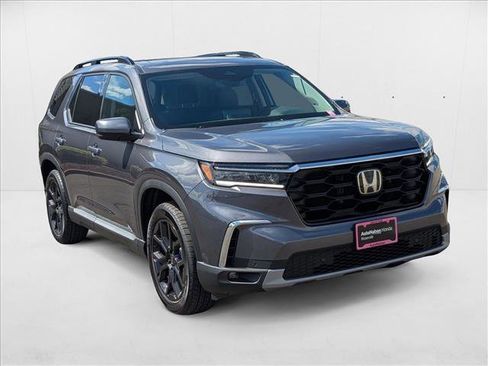 New 2025 Honda Pilot Touring image 6