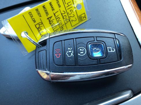 Used 2019 Lincoln Nautilus Reserve image 33