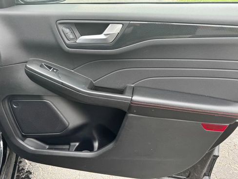 Used 2025 Ford Escape ST-Line image 13