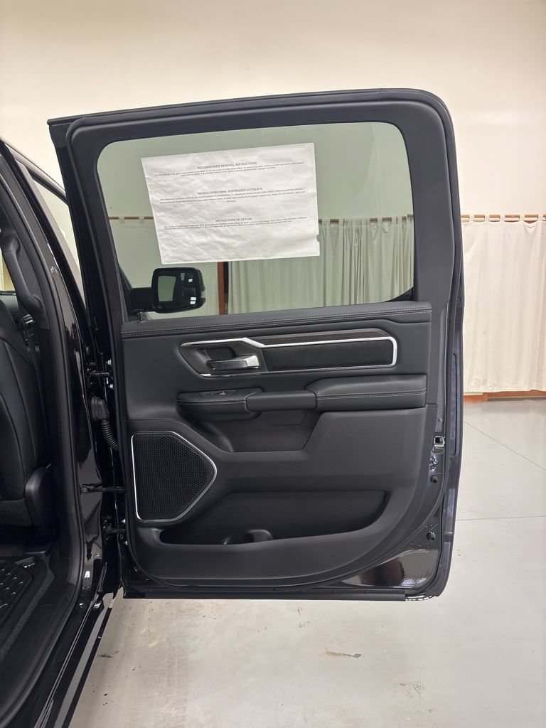 New 2026 RAM 1500 Laramie w/ Sport Appearance Package AWD/4WD image 33