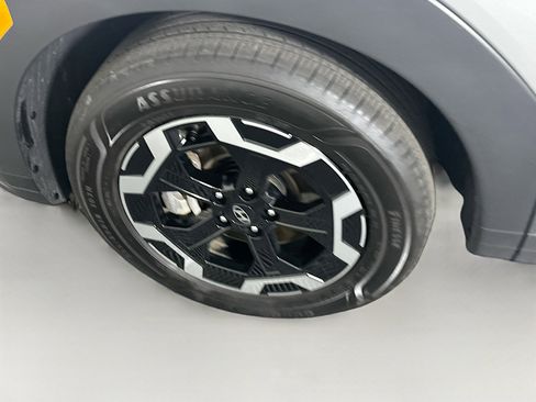 Used 2025 Hyundai Santa Fe SEL image 11