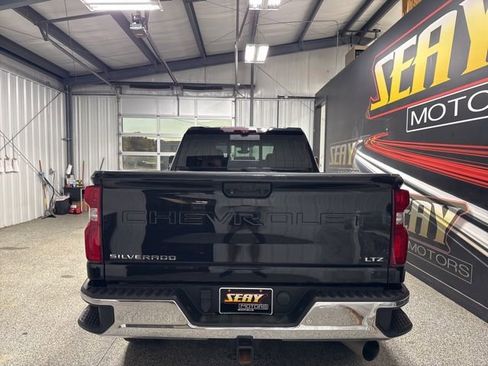 Used 2020 Chevrolet Silverado 2500 LTZ w/ LTZ Premium Package image 15