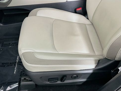 Certified 2025 Nissan Pathfinder SL w/ SL Premium Package AWD/4WD image 29