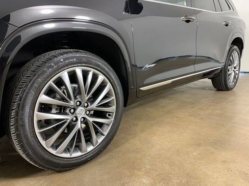 Used 2025 Buick Enclave Avenir w/ Super Cruise Package AWD/4WD image 2
