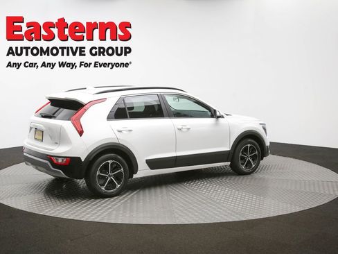 Used 2023 Kia Niro EX image 37