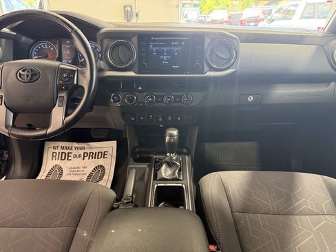 Used 2018 Toyota Tacoma TRD Sport w/ Technology Package AWD/4WD image 30