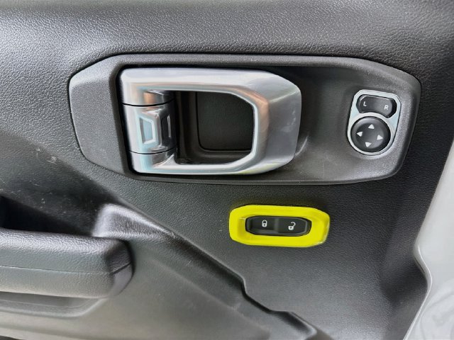 Used 2023 Jeep Gladiator Sport AWD/4WD image 17