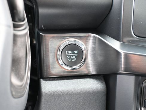 New 2026 Ford F250 Lariat w/ Black Appearance Package image 22