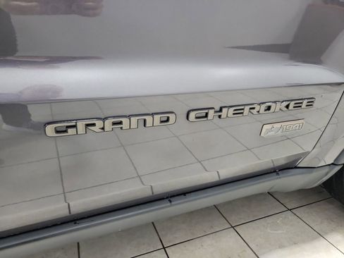 Used 2016 Jeep Grand Cherokee Laredo 75th Anniversary image 22