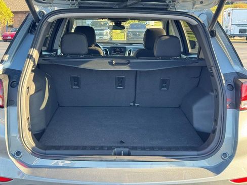 Used 2023 Chevrolet Equinox LT w/ Driver Convenience Package image 4
