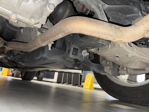 Used 2020 Jaguar F-PACE Premium image 26