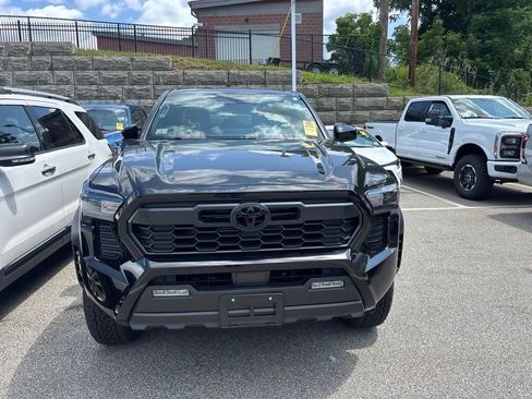 Used 2026 Toyota Tacoma TRD Off-Road AWD/4WD image 3