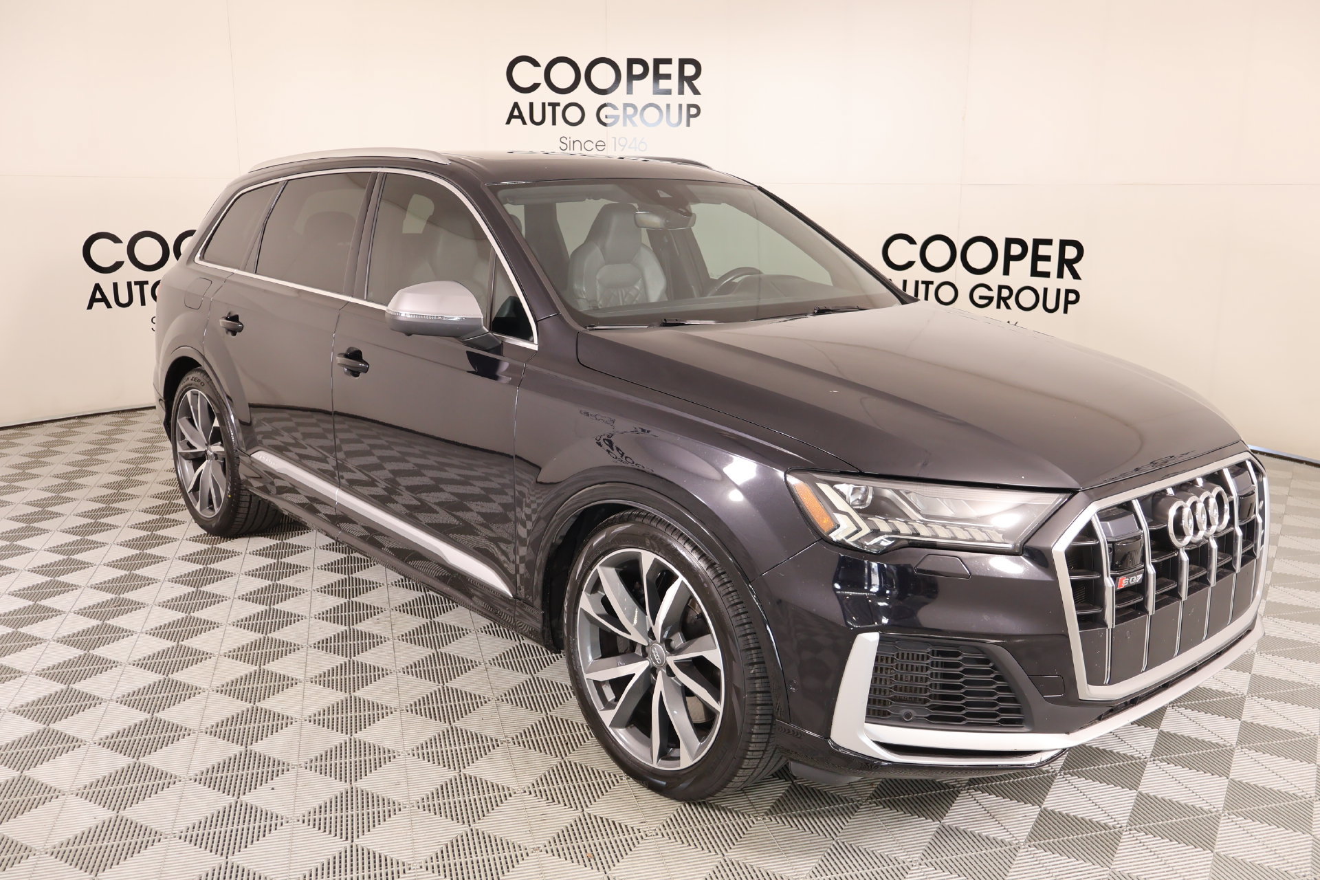 Used 2021 Audi SQ7 Premium Plus w/ Driver Assistance Package AWD/4WD image 1
