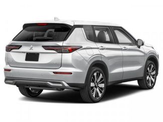 New 2026 Mitsubishi Outlander SE video 2