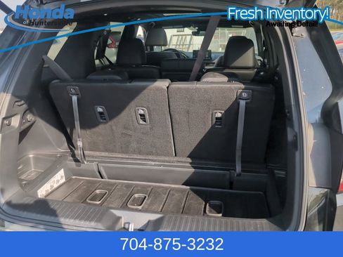 Used 2025 Honda Pilot Black Edition image 11