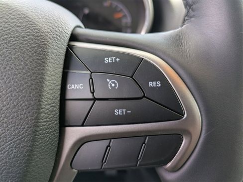 Used 2019 Jeep Grand Cherokee Limited image 19