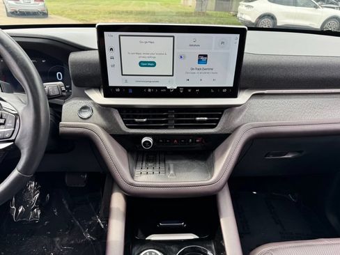 Certified 2025 Ford Explorer Platinum w/ LUX Leather Package AWD/4WD image 2
