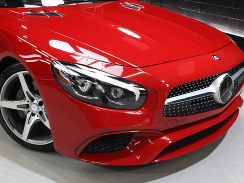 Used 2017 Mercedes-Benz SL 550 image 10