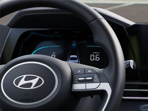Used 2025 Hyundai Elantra Sport FWD image 14