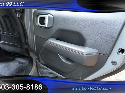 Used 2022 Jeep Gladiator Rubicon w/ Cold Weather Group AWD/4WD image 18