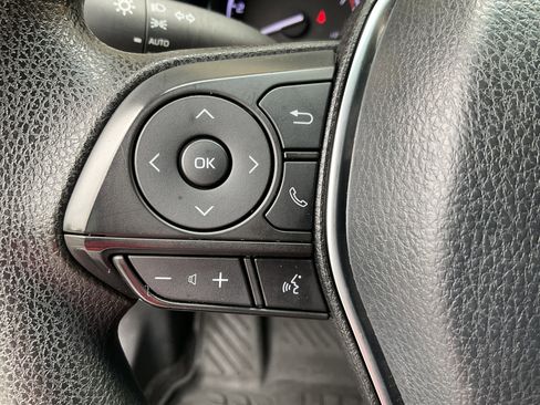 Used 2018 Toyota Camry LE FWD image 30
