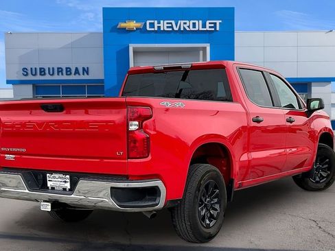 Used 2025 Chevrolet Silverado 1500 LT image 2