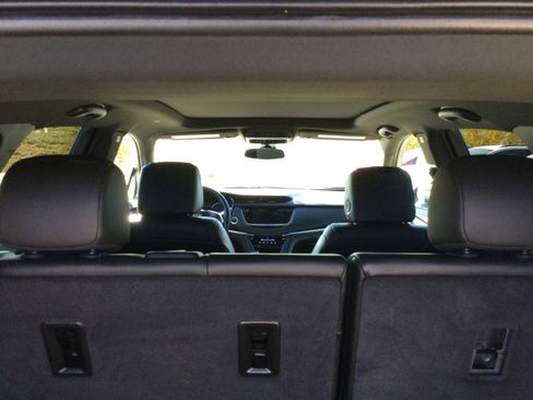 Used 2025 Cadillac XT5 Premium Luxury image 12