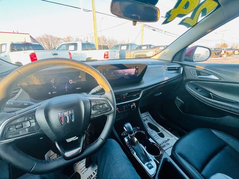 Used 2024 Buick Encore GX Sport Touring image 23