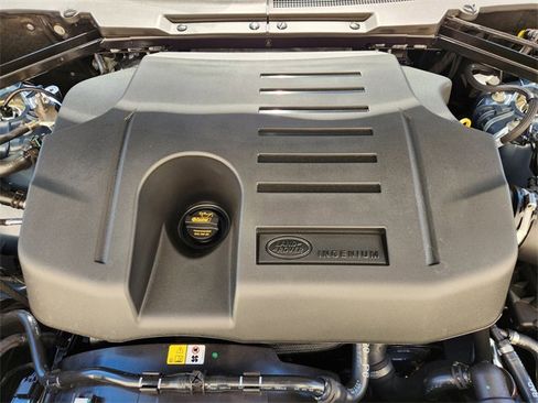 New 2026 Land Rover Defender 110 X-Dynamic SE image 21