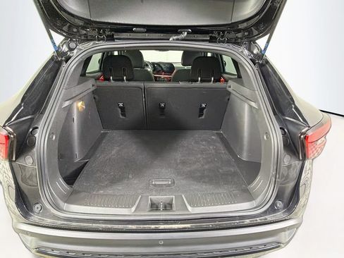 Used 2025 Chevrolet Trax RS w/ Sunroof Package FWD image 30