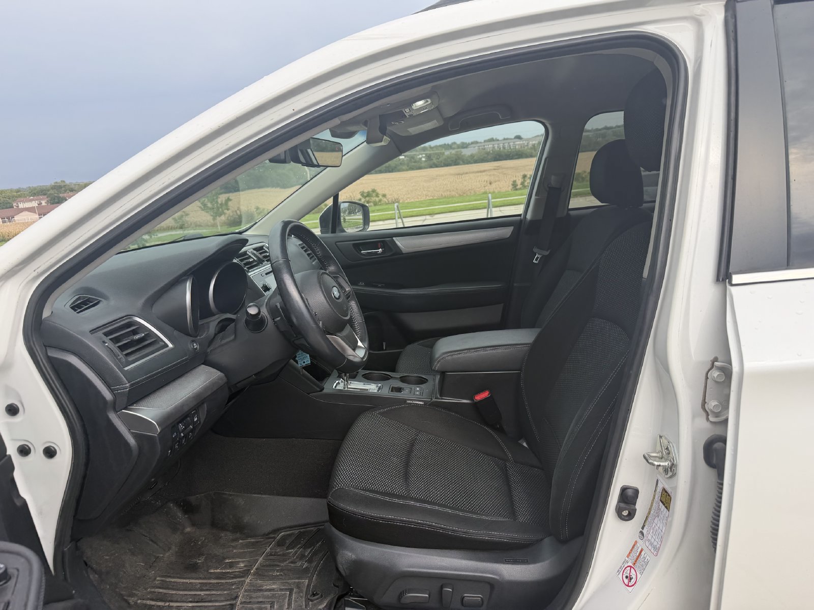 Used 2018 Subaru Outback 2.5i Premium AWD/4WD image 3