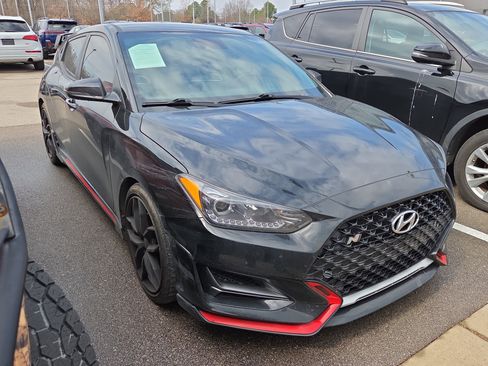 Used 2021 Hyundai Veloster N image 2