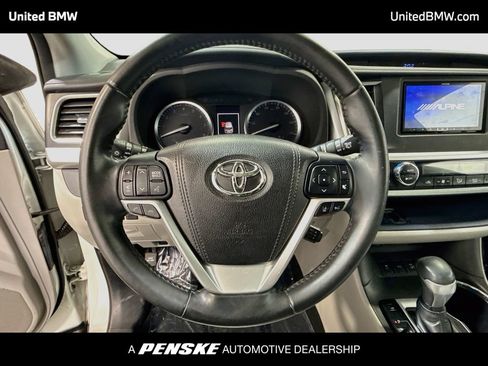 Used 2018 Toyota Highlander XLE w/ Protection Package #3 AWD/4WD image 6