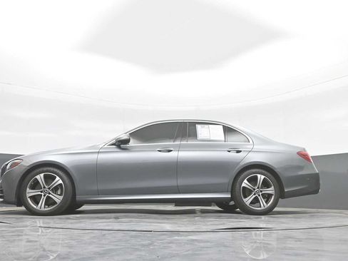 Used 2019 Mercedes-Benz E 300 4MATIC image 32