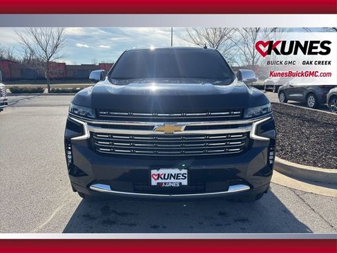 Used 2023 Chevrolet Suburban Premier image 3