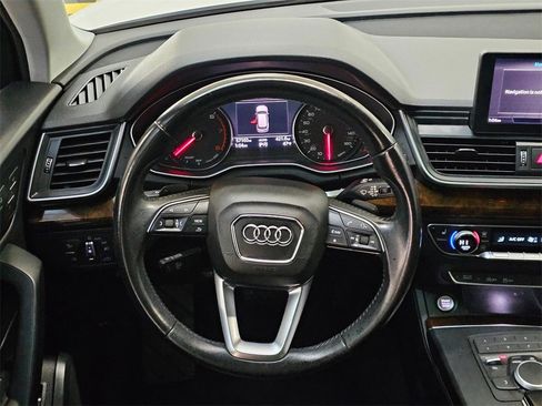 Used 2019 Audi Q5 2.0T Premium w/ Convenience Package image 19