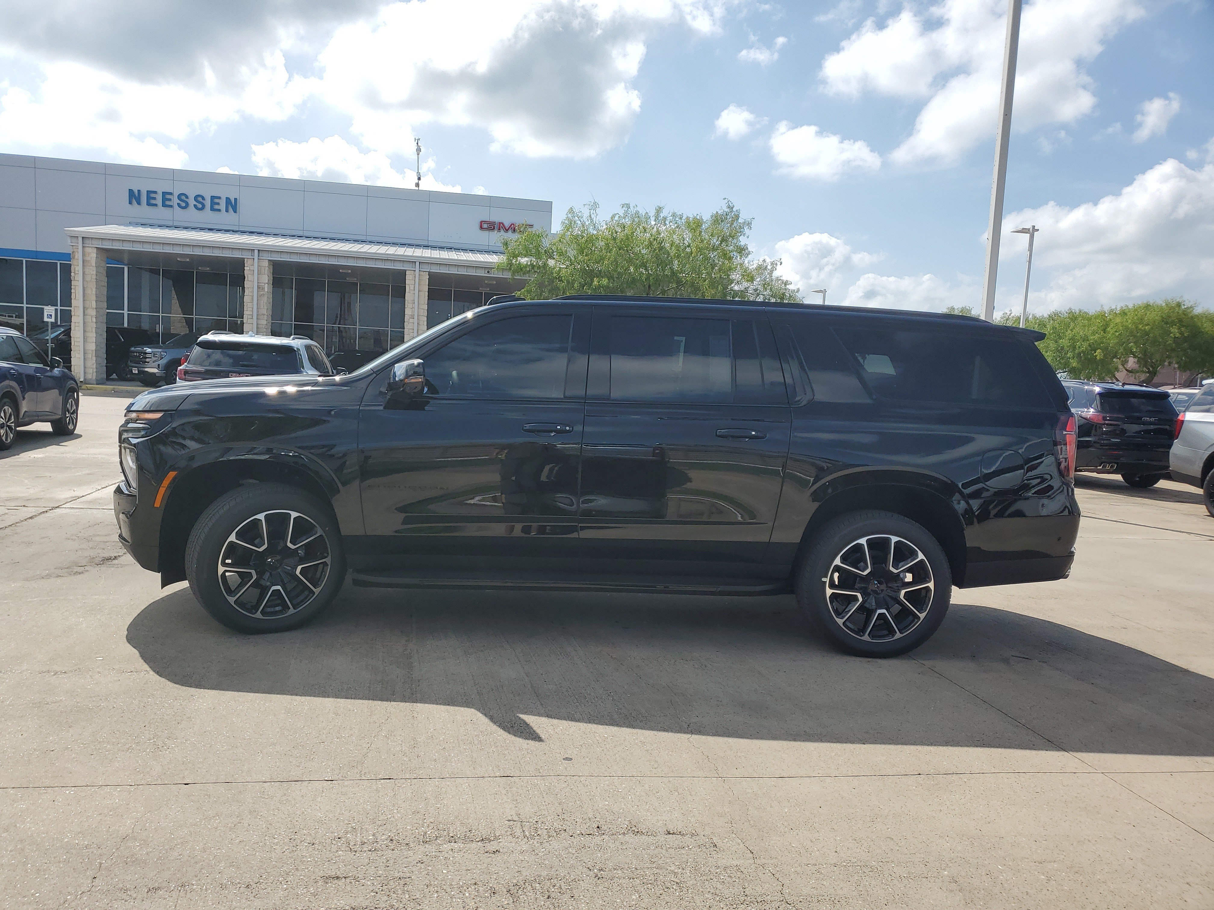 New 2026 Chevrolet Suburban RST w/ Comfort Package RWD image 5
