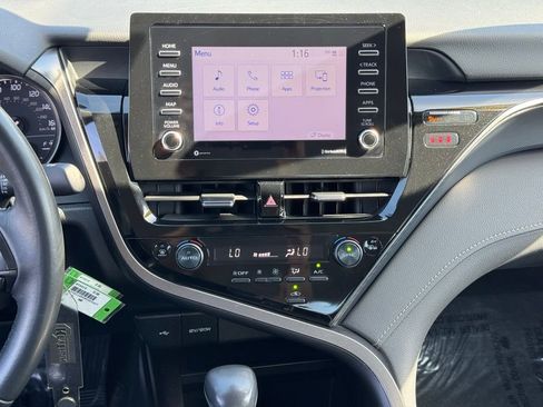 Used 2024 Toyota Camry SE image 15