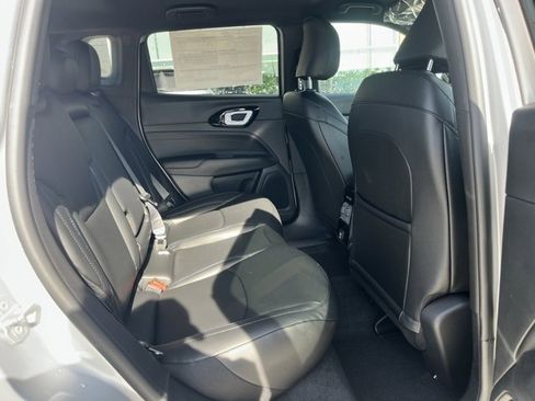 New 2026 Jeep Compass Limited image 18
