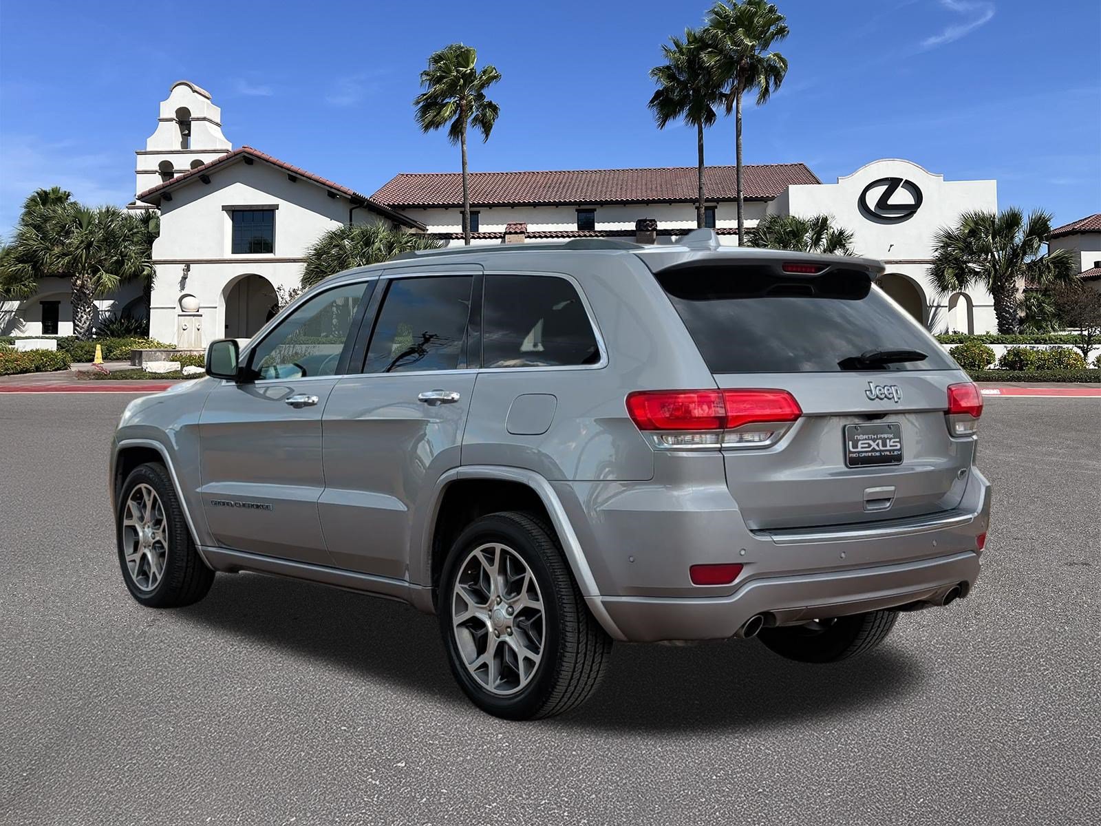 Used 2020 Jeep Grand Cherokee Overland RWD image 4