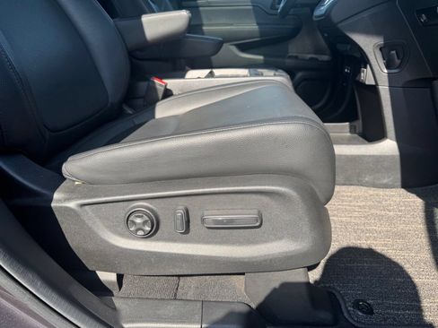 Used 2025 Honda Odyssey EX-L image 18