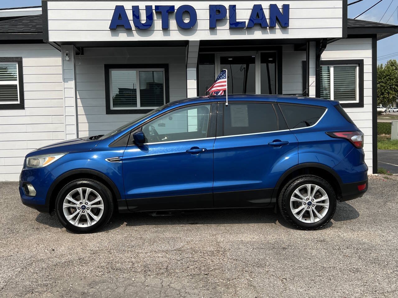 Used 2017 Ford Escape SE FWD image 8