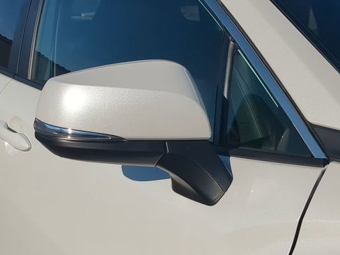 Used 2024 Toyota Corolla Cross XSE image 12