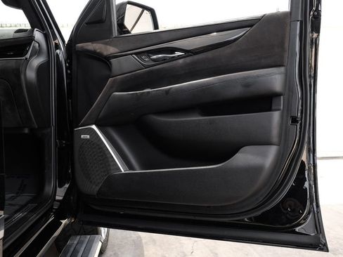 Used 2020 Cadillac Escalade ESV Platinum RWD image 51