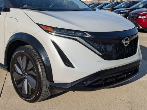 Used 2023 Nissan Ariya AWD image 36