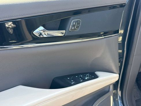 Certified 2023 Lincoln Nautilus FWD w/ Premium Package image 24