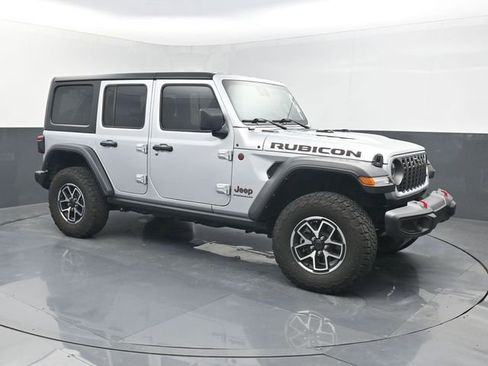 Used 2024 Jeep Wrangler Unlimited Rubicon w/ Technology Group AWD/4WD image 8