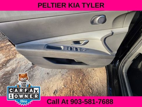 Used 2022 Hyundai Elantra SEL image 15