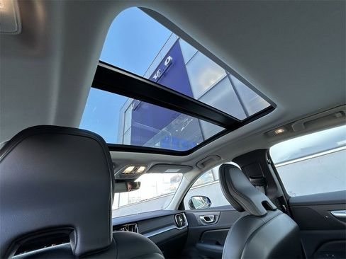 Certified 2024 Volvo S60 B5 Core image 24